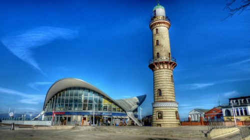 Le phare et Teepott a Warnemunde 1200x675